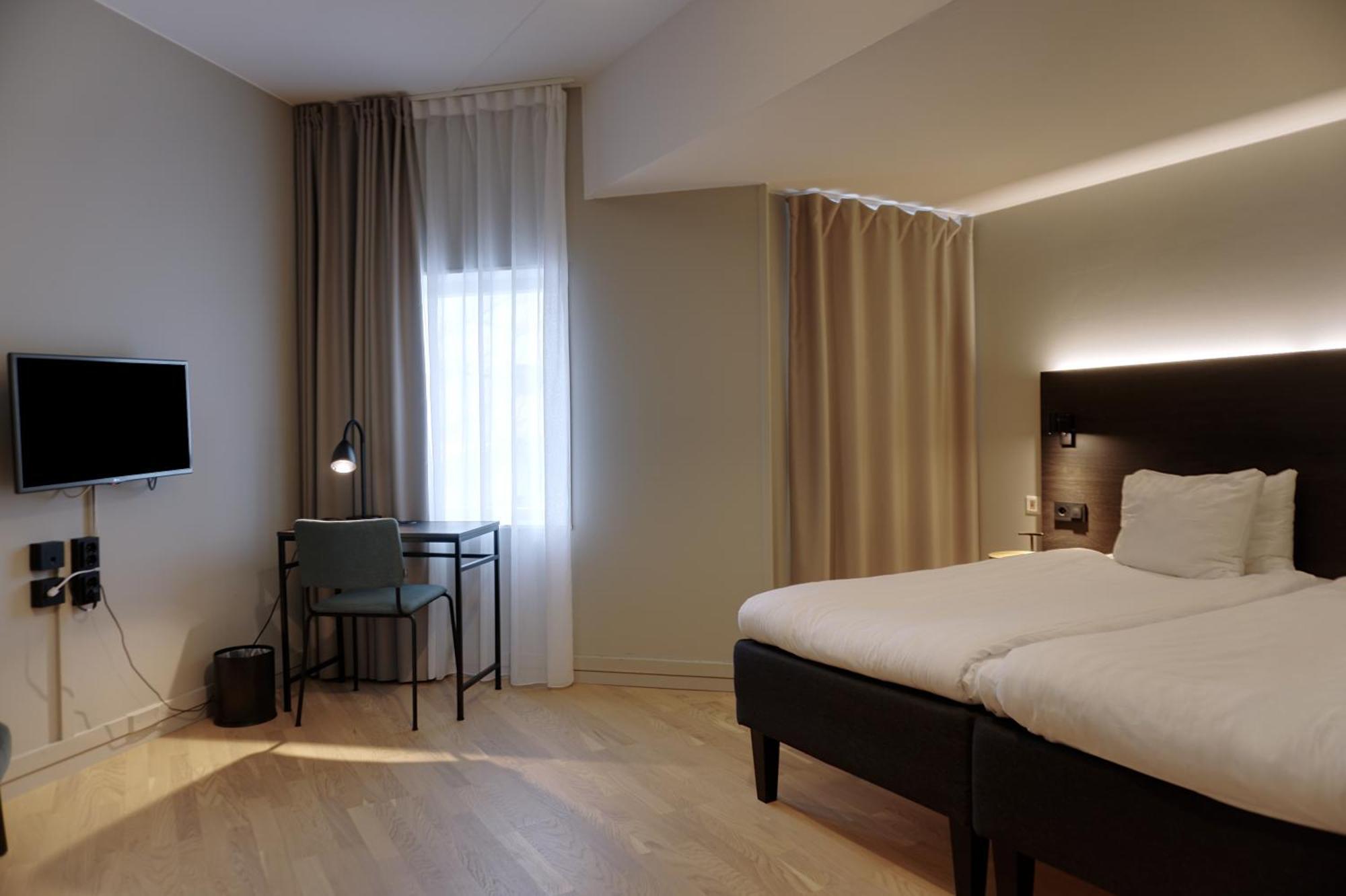 First Hotel Joenkoeping Ngoại thất bức ảnh