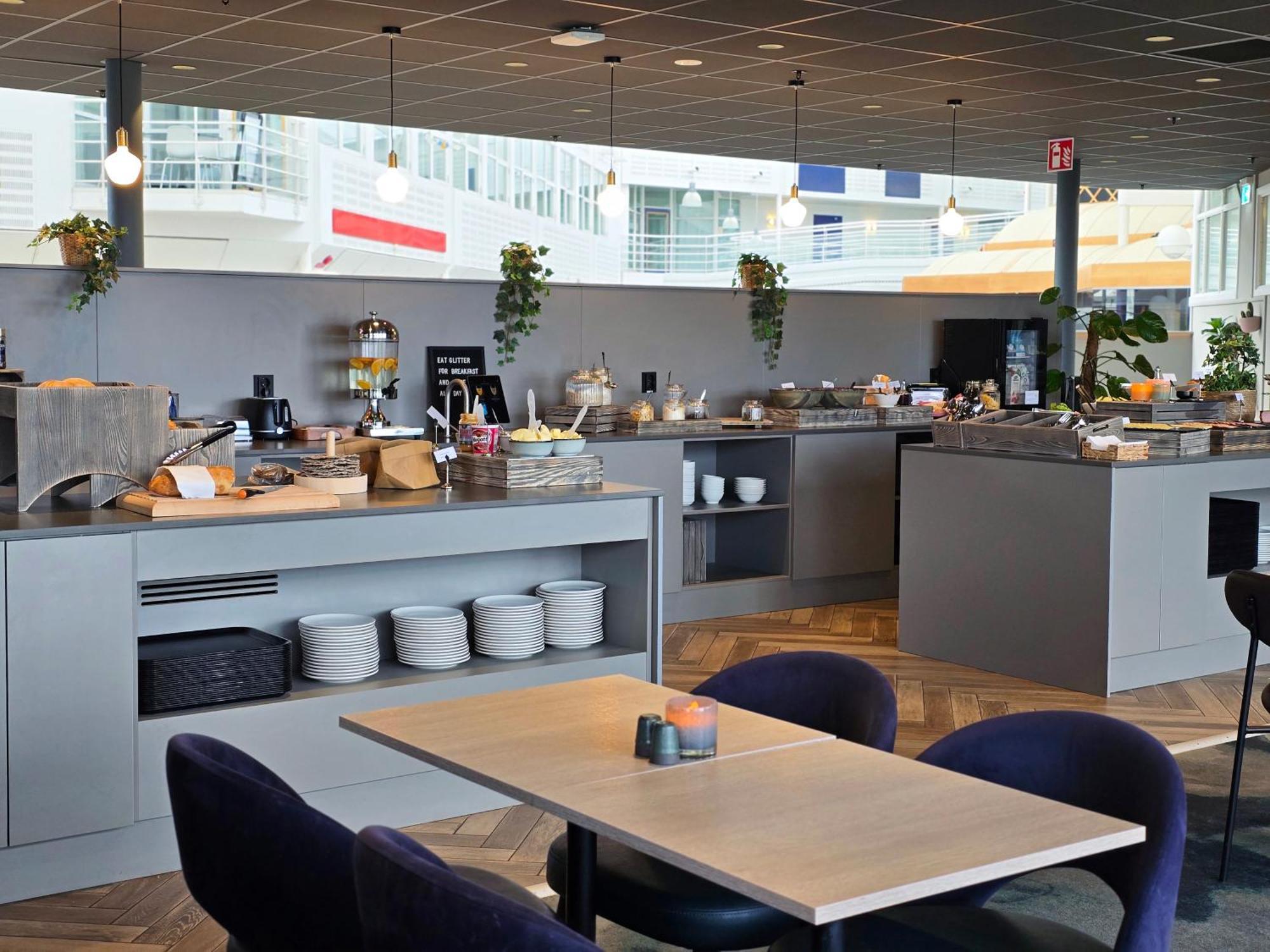 First Hotel Joenkoeping Ngoại thất bức ảnh